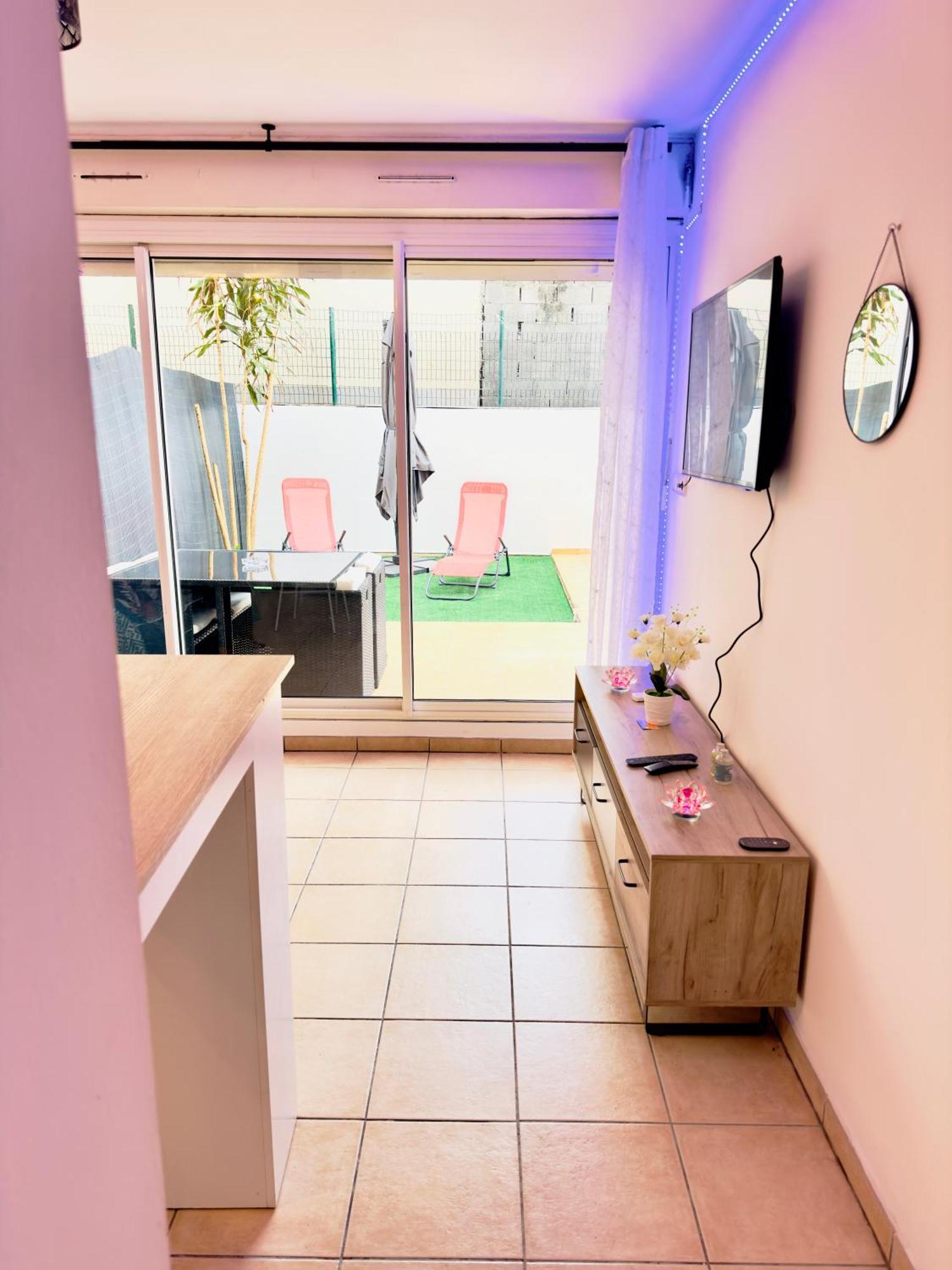Apartmán Le Petit Oasis Saint-Denis Exteriér fotografie